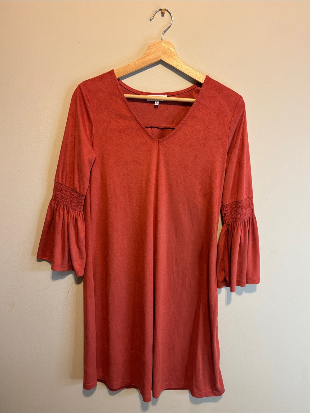 ✨NSR Rust Red V-Neck Bell Sleeve Midi Dress Velour Size Medium